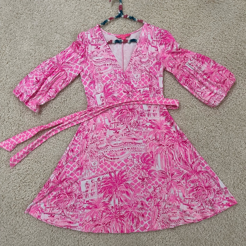 Lilly Pulitzer chance wrap in Pink Blossom Palm Beach. Size Small